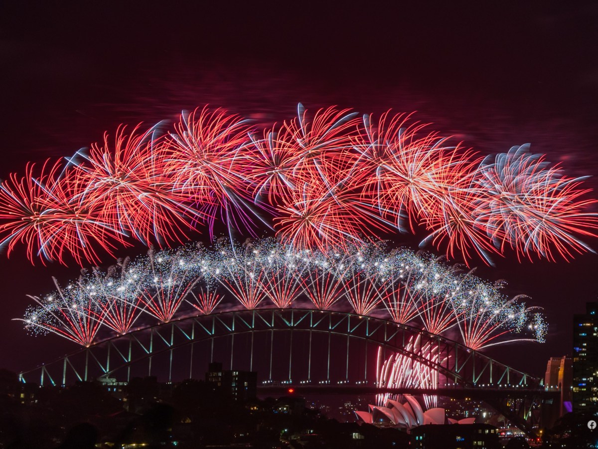 雪梨跨年煙火拍攝指南：4大技巧教你拍出港灣夜空美照